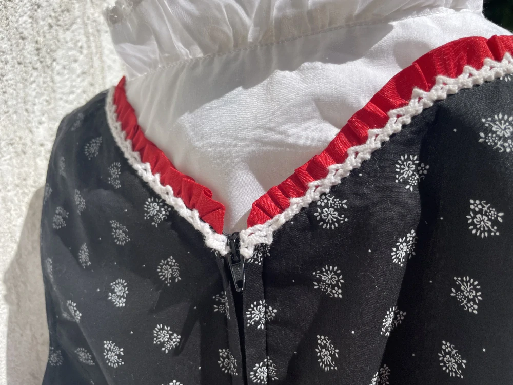 Dámské dirndl šaty, selský styl vel. 38