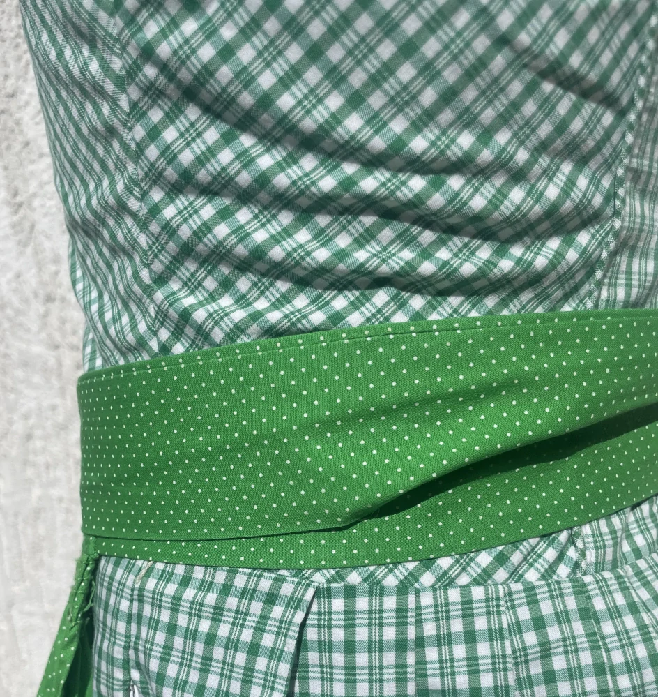 Dívčí dirndl šaty se zástěrou vel. 146/152