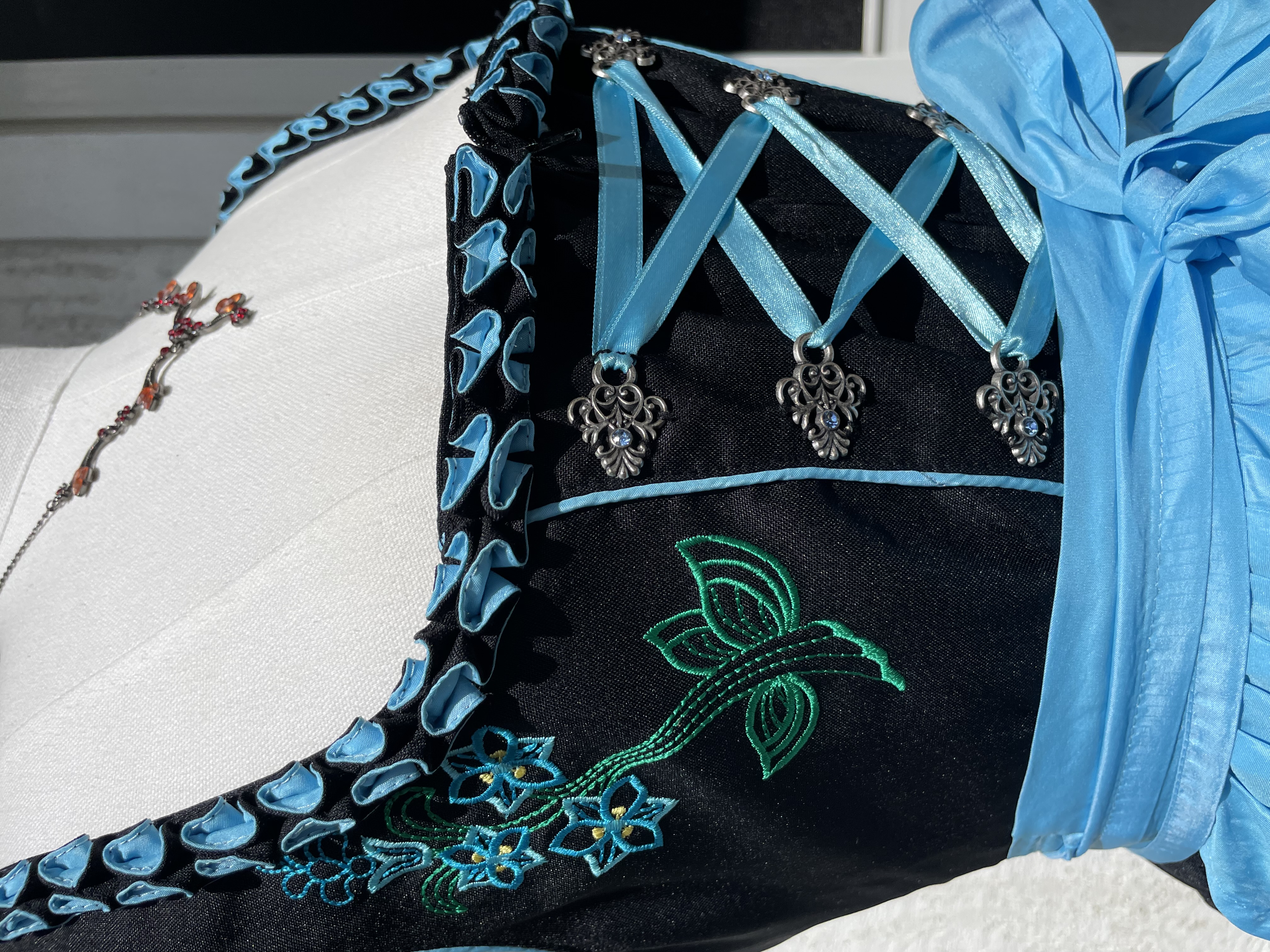 Dámské dirndl šaty selský styl Oktoberfest vel. 40/42