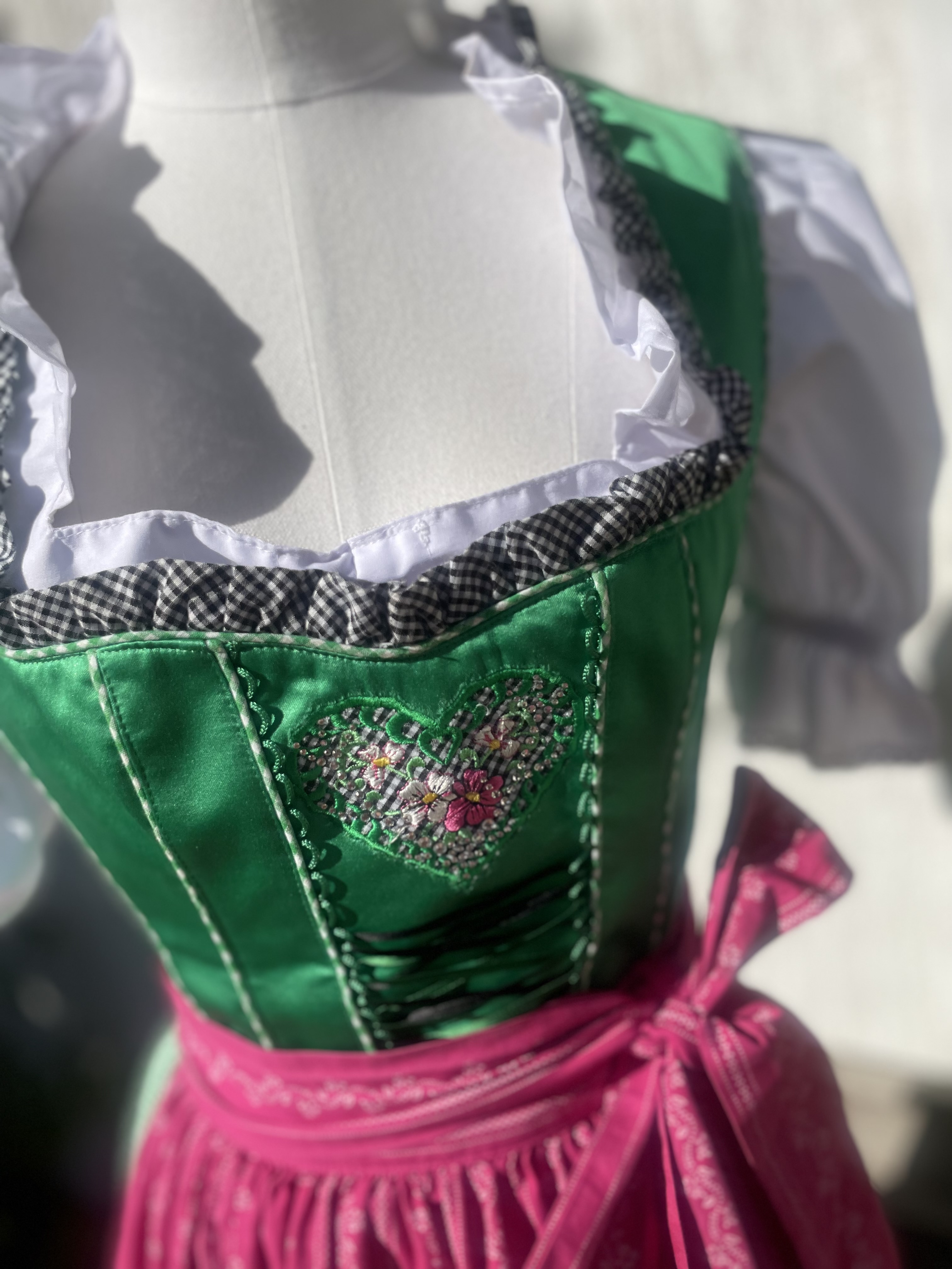 Dámské dirndl šaty selský styl Oktoberfest vel. 36