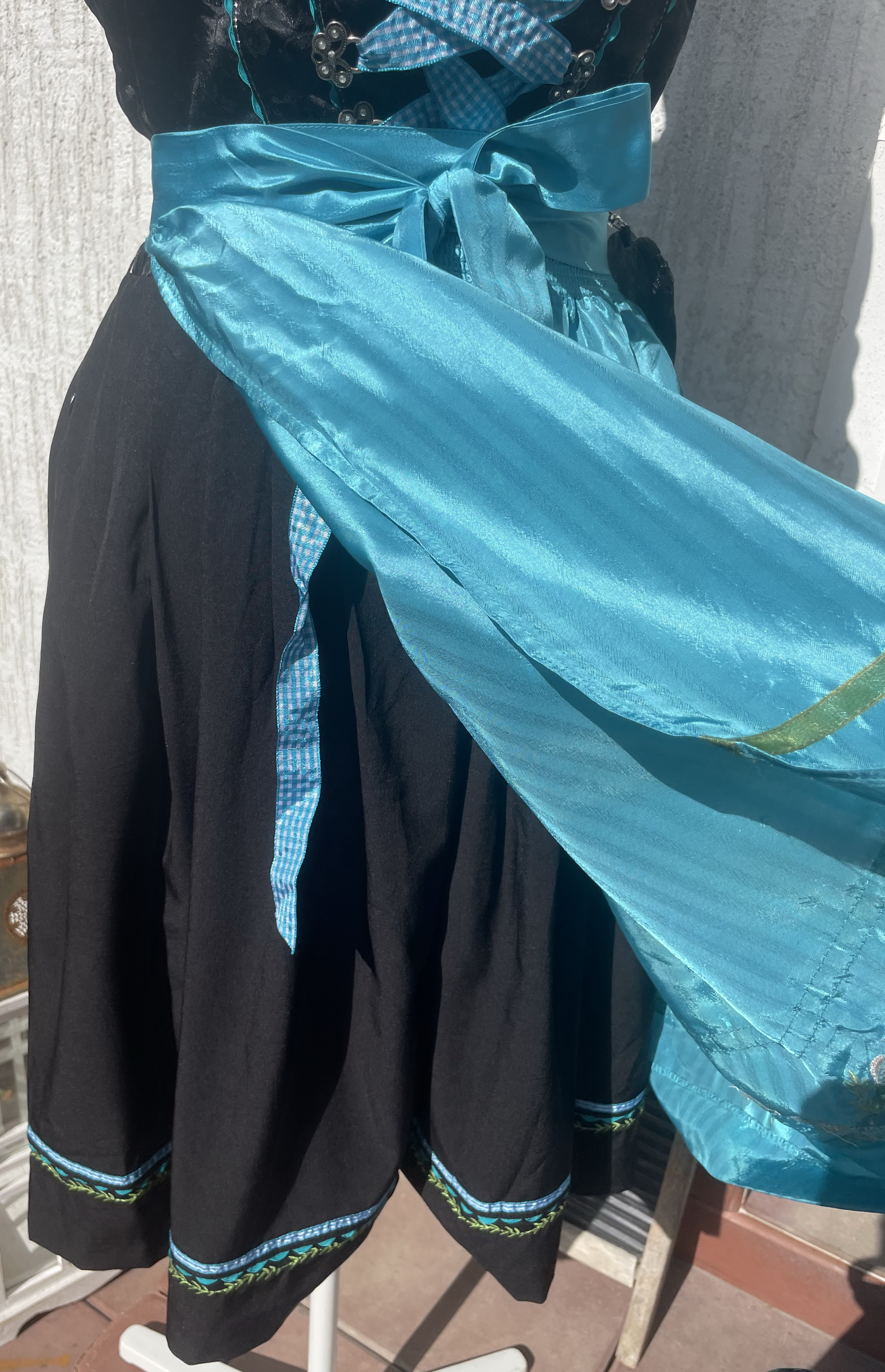 Dámské dirndl šaty selský styl vel. 38/40