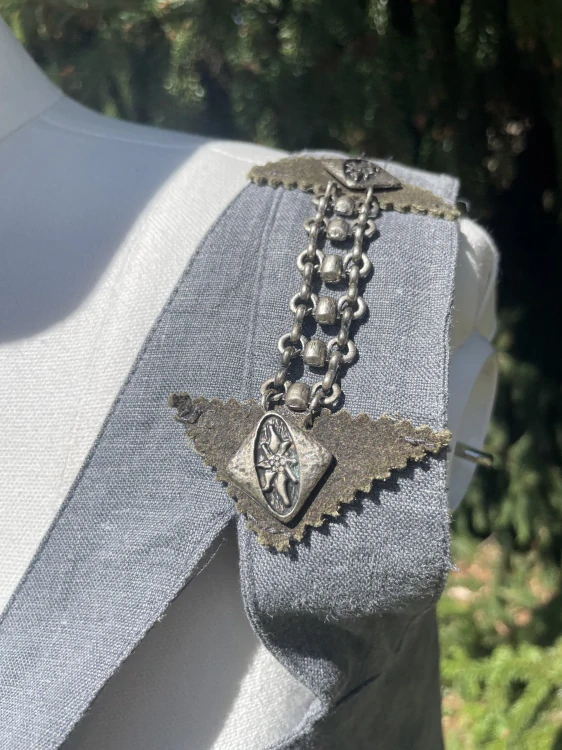 Dámské šaty ve venkovském stylu tyrolský/alpský dirndl 19s vel. 36