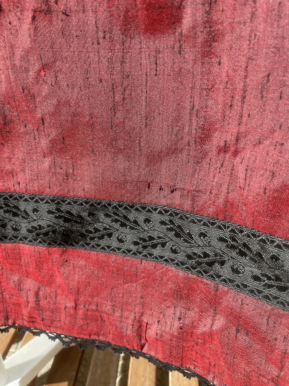 Dámské hedvábné šaty v selském, dobovém stylu vel. 38