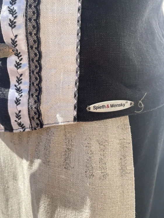 Dámská halenka živůtek v selském, dobovém, dirndl stylu na Oktoberfest vel. 42
