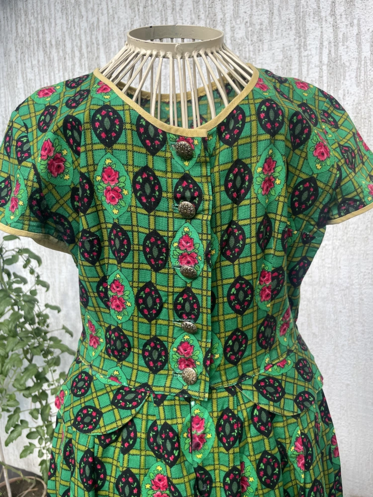 Dámské šaty v dobovém, vintage stylu vel. 36/38
