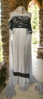 dámské šaty v historickém stylu vel. 36