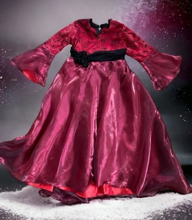 dívčí šaty vel. 6-8 let