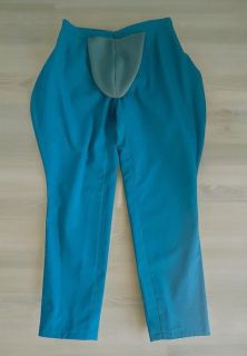 divadelní kalhoty s extra zadkem vel. M