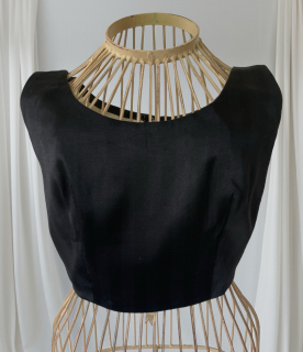 dámský černý živůtek vel. 36