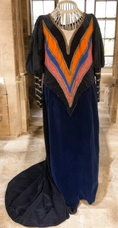 karnevalový kostým šaty v dobovém stylu vel. 40