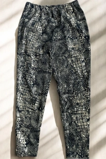 pružné legíny s hadím vzorem vel. 40