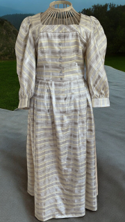 karnevalový kostým hedvábné šaty v selském, historickém stylu vel. 36