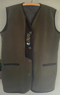 Dámská vesta v selském, mysliveckém stylu vel. 44