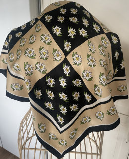 Šátek v dirndl, selském stylu