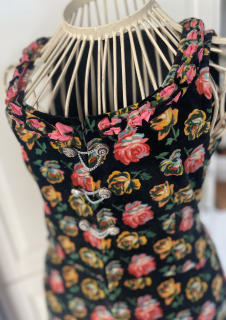 Dívčí / dámské šaty dirndl, dobový, selský styl vel. XXS