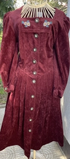 Dámské sametové selské šaty vel. 40
