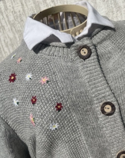 Dámský svetr v dobovém, selském stylu vel. 40/42