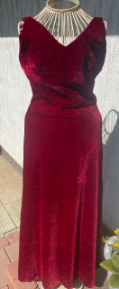 Dámské sametové elegantní šaty vel. 36