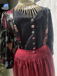 Dámské elegantní dirndl šaty v selském stylu vel. 44