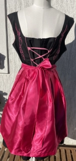 Dámské dirndl šaty se zástěrou vel. 42/44