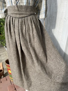 Dámská teplá sukně v selském stylu vel. 36