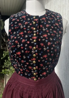 Dámské šaty v selském, dirndl stylu vel. 36/38