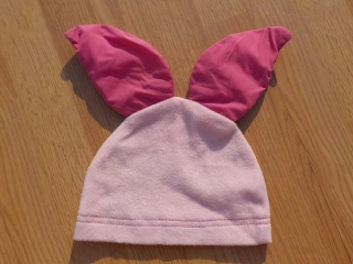 ČEPIČKA PRASÁTKO VINNIE > 98