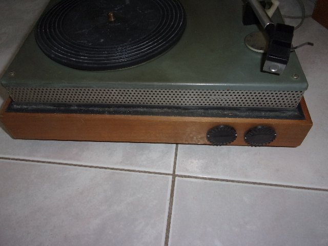 rekvizita RETRO GRAMOFON