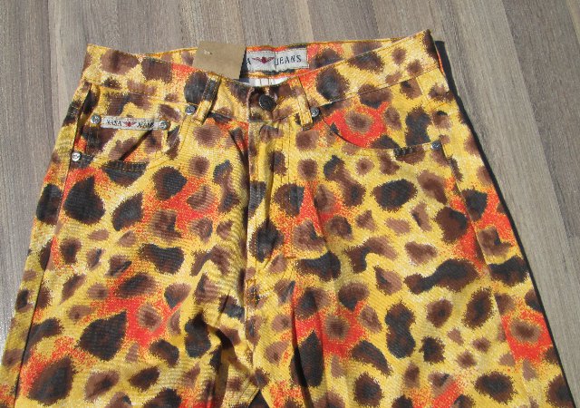 BLÁZNIVÉ KALHOTY V LEOPARDÍM STYLU > 34