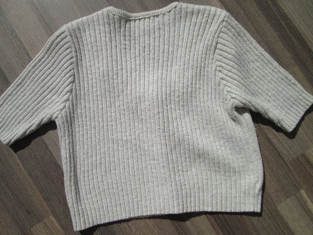 dámský dobový svetřík > 38