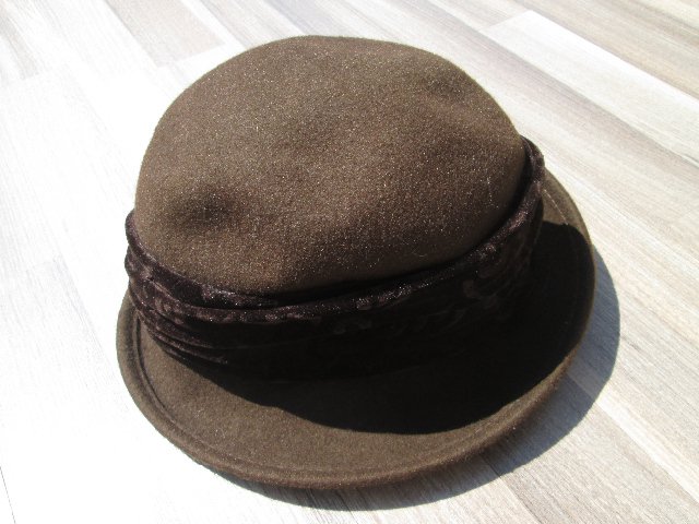 dámský dobový klobouk