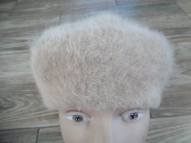 dobový baret